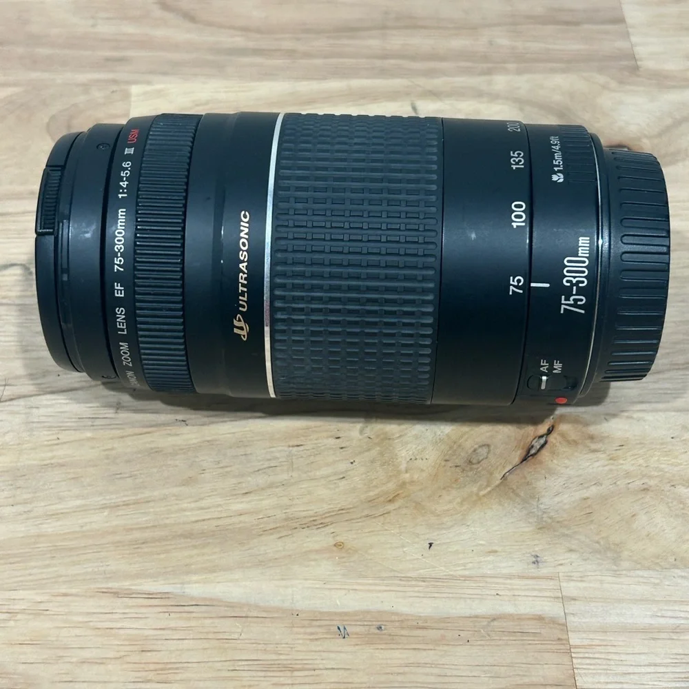Canon EOS Digital Rebel XT 28-105mm Digital bundle with 3 lenses & bag